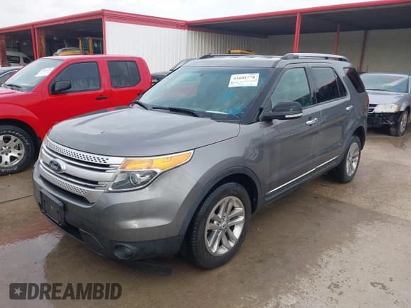 ✅ 2014 Ford Explorer XLT • VIN: 1FM5K7D84EGB72955 • Lot: 43601770. Wystawiony na IAAI z przebiegiem 165 590 mil. Bezpłatny archiwum sprzedaży aukcyjnych z USA i szczegółowy raport historii pojazdu na DreamBid. Zdjęcie 18.