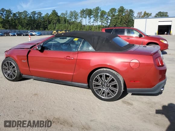 ✅ 2011 Ford Mustang GT Premium • VIN: 1ZVBP8FF4B5159976 • Lot: 85554565. Wystawiony na Copart z przebiegiem 98 163 mil. Bezpłatny archiwum sprzedaży aukcyjnych z USA i szczegółowy raport historii pojazdu na DreamBid. Zdjęcie 2.