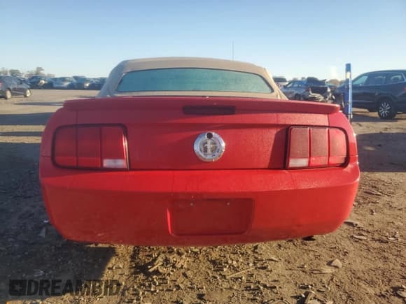 ✅ 2007 Ford Mustang Deluxe • VIN: 1ZVHT84N175251411 • Lot: 87271085. Listed on Copart with 82,989 mi. Free auction sales archive from the USA and detailed vehicle history report at DreamBid. Image 6.