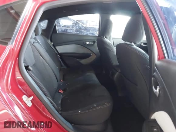 ✅ 2016 Dodge Dart SXT • VIN: 1C3CDFBB8GD701170 • Лот: 42883590. Опубликован ранее на IAAI с пробегом 113 086 миль. Бесплатный доступ к архиву аукционных продаж из США и подробный отчёт об истории автомобиля на DreamBid. Изображение 8.