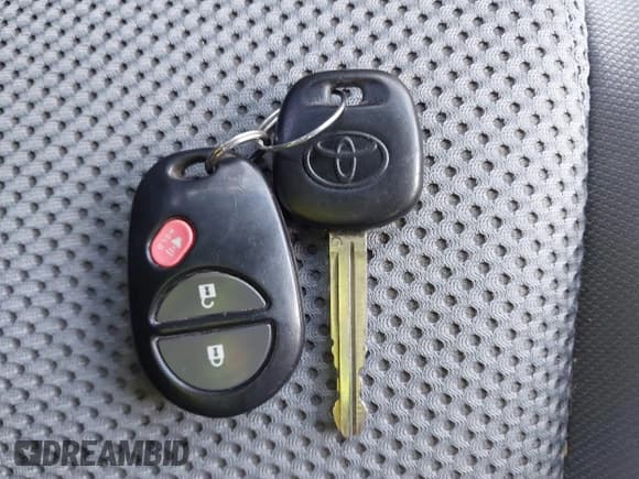 ✅ 2015 Toyota Tacoma • VIN: 3TMLU4EN2FM169326 • Lot: 40689500. Listed on IAAI with 77,003 mi. Free auction sales archive from the USA and detailed vehicle history report at DreamBid. Image 11.