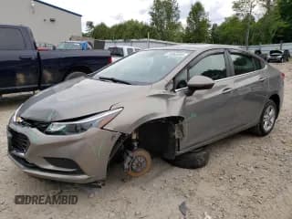 ✅ 2017 Chevrolet Cruze LT • VIN: 3G1BE5SM1HS560047 • Lot: 55565593. Listed on Copart with 49,602 mi. Free auction sales archive from the USA and detailed vehicle history report at DreamBid. Image 1.