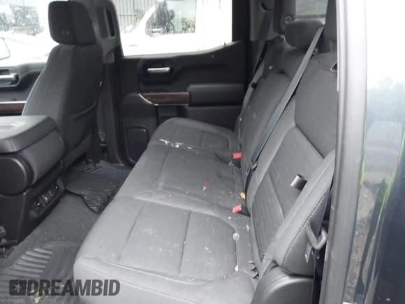 ✅ 2021 Chevrolet Silverado 1500 RST • VIN: 3GCUYEETXMG106287 • Lot: 42313663. Wystawiony na IAAI z przebiegiem 17 464 mil. Bezpłatny archiwum sprzedaży aukcyjnych z USA i szczegółowy raport historii pojazdu na DreamBid. Zdjęcie 8.