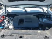 ✅ 2024 Land Rover Defender X-Dynamic SE • VIN: SALE27EU5R2352344 • Lot: 42314350. Listed on IAAI with 12,517 mi. Free auction sales archive from the USA and detailed vehicle history report at DreamBid. Image 10.