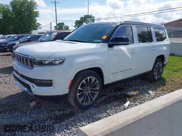 ✅ 2023 Jeep Grand Wagoneer Series III • VIN: 1C4SJVGP5PS503964 • Lot: 42133964. Listed on IAAI with 45,599 mi. Free auction sales archive from the USA and detailed vehicle history report at DreamBid. Image 17.