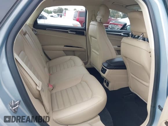 ✅ 2014 Ford Fusion SE Luxury • VIN: 3FA6P0PUXER343832 • Lot: 42533915. Listed on IAAI with 91,642 mi. Free auction sales archive from the USA and detailed vehicle history report at DreamBid. Image 8.