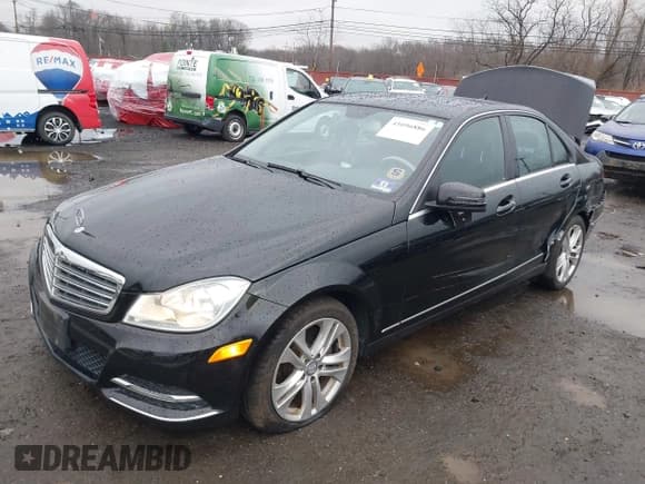 ✅ 2013 Mercedes-Benz C 300 Sport • VIN: WDDGF8AB3DA875140 • Лот: 41096886. Опубликован ранее на IAAI с пробегом 59 027 миль. Бесплатный доступ к архиву аукционных продаж из США и подробный отчёт об истории автомобиля на DreamBid. Изображение 2.