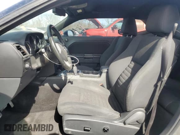 ✅ 2011 Dodge Challenger • VIN: 2B3CJ4DGXBH576512 • Lot: 48590095. Wystawiony na Copart z przebiegiem 122 849 mil. Bezpłatny archiwum sprzedaży aukcyjnych z USA i szczegółowy raport historii pojazdu na DreamBid. Zdjęcie 7.