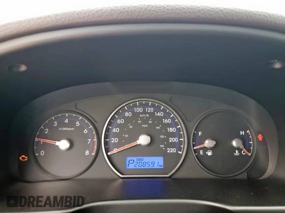 2010 Hyundai Santa Fe GL with VIN 5NMSGDAG8AH359573, listed as a Copart auction lot 58688525 with 208,591 mi miles and Salvage title. Bid and sale history available at DreamBid. Image 9.