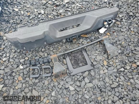 ✅ 2008 Hummer H3 Luxury • VIN: 5GTEN13EX88196331 • Lot: 93205745. Wystawiony na Copart z przebiegiem 160 651 mil. Bezpłatny archiwum sprzedaży aukcyjnych z USA i szczegółowy raport historii pojazdu na DreamBid. Zdjęcie 13.