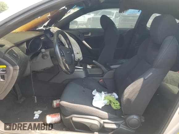 ✅ 2013 Hyundai Genesis Coupe 2.0T • VIN: KMHHT6KD2DU109907 • Lot: 69308955. Wystawiony na Copart z przebiegiem Nie podano. Bezpłatny archiwum sprzedaży aukcyjnych z USA i szczegółowy raport historii pojazdu na DreamBid. Zdjęcie 7.