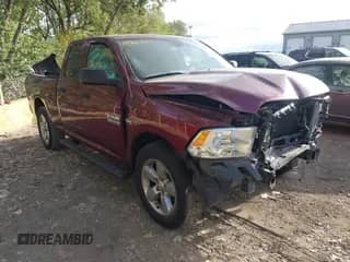 2018 Ram 1500 Express z VIN 1C6RR7FT2JS307996, wystawiony jako IAAI lot #43360537 z przebiegiem 81 154 mil mil oraz . Historia ofert i sprzedaży dostępna na DreamBid. Obrazek 1.