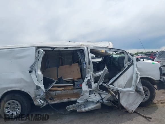 ✅ 2011 Chevrolet Express Cargo • VIN: 1GCSGAFX7B1125833 • Лот: 39072966. Опубликован ранее на IAAI с пробегом 293 610 миль. Бесплатный доступ к архиву аукционных продаж из США и подробный отчёт об истории автомобиля на DreamBid. Изображение 6.