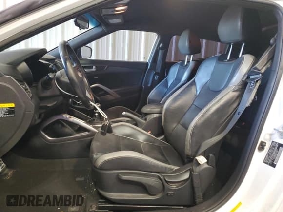 ✅ 2016 Hyundai Veloster Turbo Rally Edition • VIN: KMHTC6AE3GU282635 • Lot: 42332695. Wystawiony na Copart z przebiegiem 147 615 mil. Bezpłatny archiwum sprzedaży aukcyjnych z USA i szczegółowy raport historii pojazdu na DreamBid. Zdjęcie 7.