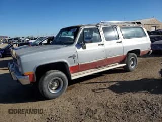 ✅ 1983 Chevrolet Suburban • VIN: 1G8EK16L4DF118671 • Lot: 82619865. Listed on Copart with 33,423 mi. Free auction sales archive from the USA and detailed vehicle history report at DreamBid. Image 1.