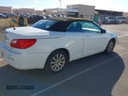 ✅ 2010 Chrysler Sebring Touring • VIN: 1C3BC5ED3AN166532 • Lot: 43870716. Wystawiony na IAAI z przebiegiem 109 885 mil. Bezpłatny archiwum sprzedaży aukcyjnych z USA i szczegółowy raport historii pojazdu na DreamBid. Zdjęcie 4.