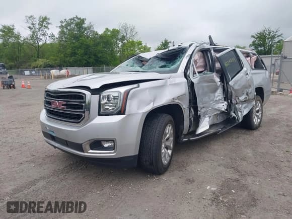 ✅ 2016 GMC Yukon XL SLT • VIN: 1GKS2GKC9GR372661 • Lot: 42214297. Wystawiony na IAAI z przebiegiem Nie podano. Bezpłatny archiwum sprzedaży aukcyjnych z USA i szczegółowy raport historii pojazdu na DreamBid. Zdjęcie 21.