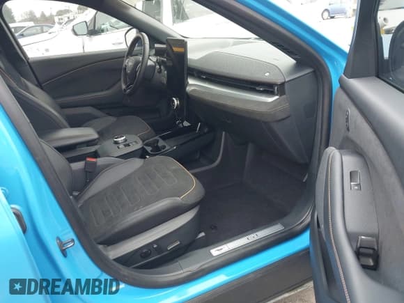 ✅ 2022 Ford Mustang Mach-E GT • VIN: 3FMTK4SE2NMA04817 • Lot: 43697365. Listed on IAAI with 18,850 mi. Free auction sales archive from the USA and detailed vehicle history report at DreamBid. Image 5.