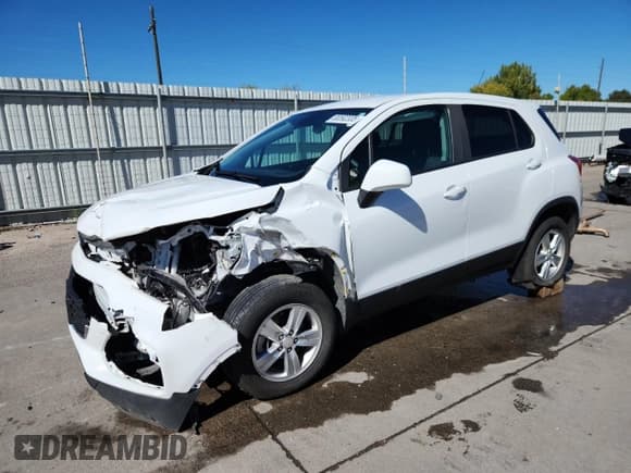 ✅ 2022 Chevrolet Trax LS • VIN: KL7CJNSM3NB548378 • Lot: 85592335. Listed on Copart with 90,345 mi. Free auction sales archive from the USA and detailed vehicle history report at DreamBid. Image 1.