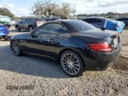 ✅ 2017 Mercedes-Benz SLC 300 • VIN: WDDPK3JA3HF127339 • Lot: 90805725. Wystawiony na Copart z przebiegiem 109 963 mil. Bezpłatny archiwum sprzedaży aukcyjnych z USA i szczegółowy raport historii pojazdu na DreamBid. Zdjęcie 2.