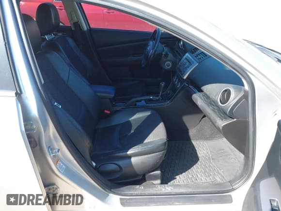 ✅ 2009 Mazda 6 i Touring • VIN: 1YVHP82A795M31562 • Lot: 41970484. Listed on IAAI with 128,724 mi. Free auction sales archive from the USA and detailed vehicle history report at DreamBid. Image 5.