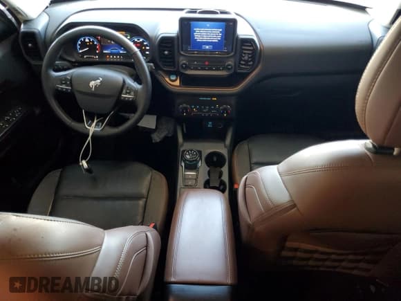 ✅ 2022 Ford Bronco Sport Outer Banks • VIN: 3FMCR9C68NRD62619 • Лот: 81582145. Опубликован ранее на Copart с пробегом 18 706 миль. Бесплатный доступ к архиву аукционных продаж из США и подробный отчёт об истории автомобиля на DreamBid. Изображение 8.