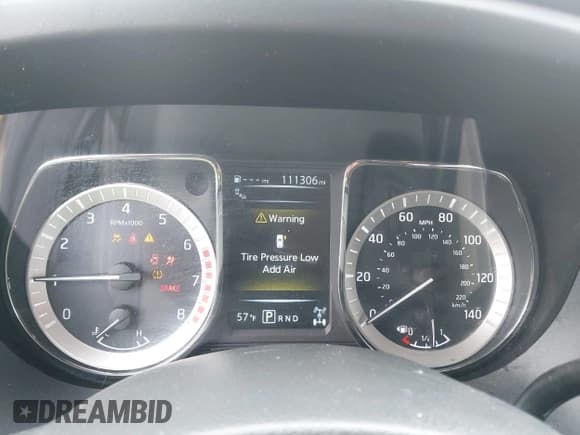 ✅ 2017 Nissan Titan SV • VIN: 1N6AA1C55HN569534 • Lot: 42184691. Listed on IAAI with 111,306 mi. Free auction sales archive from the USA and detailed vehicle history report at DreamBid. Image 7.