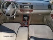 ✅ 2004 Toyota Camry LE • VIN: 4T1BE32K64U894736 • Lot: 93141345. Wystawiony na Copart z przebiegiem 214 198 mil. Bezpłatny archiwum sprzedaży aukcyjnych z USA i szczegółowy raport historii pojazdu na DreamBid. Zdjęcie 8.