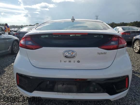 2019 Hyundai Ioniq SEL с VIN KMHC75LC6KU118685, выставлен на аукционе Copart как лот 73838684 с пробегом 125 480 миль миль и На запчасти • Non repairable. История ставок и продаж доступна на DreamBid. Изображение 6.