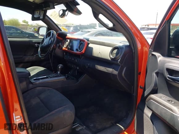 ✅ 2018 Toyota Tacoma SR5 • VIN: 5TFAZ5CN4JX058751 • Lot: 42570303. Listed on IAAI with 120,683 mi. Free auction sales archive from the USA and detailed vehicle history report at DreamBid. Image 5.