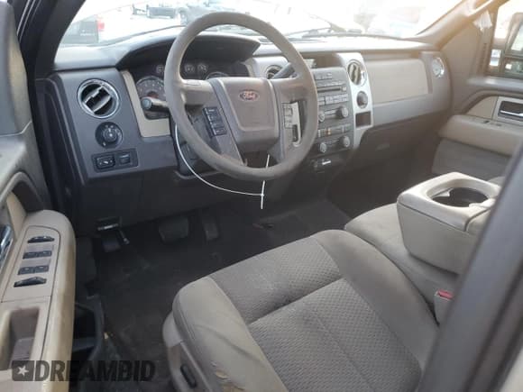 ✅ 2009 Ford F-150 XL • VIN: 1FTPX14V99FB11193 • Lot: 92505645. Listed on Copart with 291,621 mi. Free auction sales archive from the USA and detailed vehicle history report at DreamBid. Image 8.