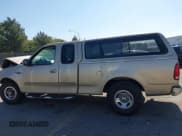 ✅ 1999 Ford F-150 XL • VIN: 1FTRX17L4XKB16941 • Lot: 43818016. Wystawiony na IAAI z przebiegiem Nie podano. Bezpłatny archiwum sprzedaży aukcyjnych z USA i szczegółowy raport historii pojazdu na DreamBid. Zdjęcie 14.