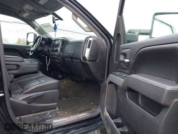 ✅ 2017 Chevrolet Silverado 2500HD LT • VIN: 1GC1KVEY7HF120235 • Lot: 43450105. Wystawiony na IAAI z przebiegiem 110 417 mil. Bezpłatny archiwum sprzedaży aukcyjnych z USA i szczegółowy raport historii pojazdu na DreamBid. Zdjęcie 5.