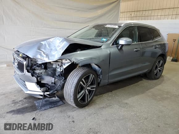 ✅ 2021 Volvo XC60 Momentum • VIN: YV4102RK1M1804468 • Lot: 81704325. Wystawiony na Copart z przebiegiem 46 624 mil. Bezpłatny archiwum sprzedaży aukcyjnych z USA i szczegółowy raport historii pojazdu na DreamBid. Zdjęcie 1.