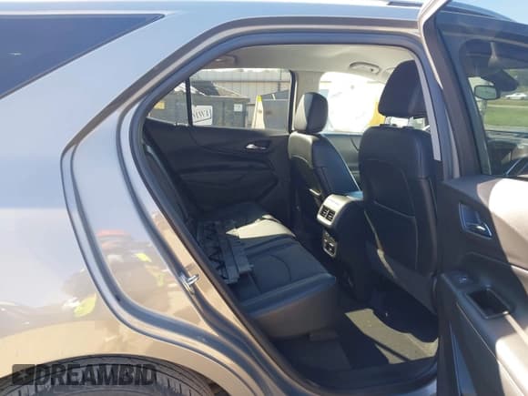 ✅ 2018 Chevrolet Equinox Premier • VIN: 3GNAXMEV9JS597694 • Lot: 43515511. Wystawiony na IAAI z przebiegiem 43 888 mil. Bezpłatny archiwum sprzedaży aukcyjnych z USA i szczegółowy raport historii pojazdu na DreamBid. Zdjęcie 8.