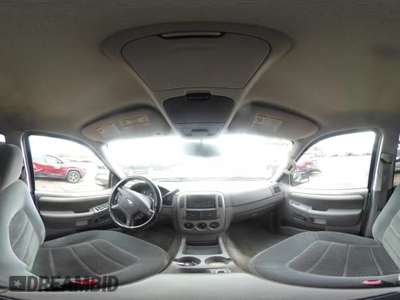 ✅ 2003 Ford Explorer XLT • VIN: 1FMZU73K43UA30838 • Лот: 43040962. Опубликован ранее на IAAI с пробегом 168 197 миль. Бесплатный доступ к архиву аукционных продаж из США и подробный отчёт об истории автомобиля на DreamBid. Изображение 18.