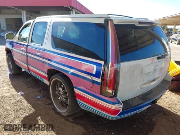 ✅ 2008 Chevrolet Suburban 1LT • VIN: 3GNFC16J28G195816 • Lot: 43555057. Listed on IAAI with 188,711 mi. Free auction sales archive from the USA and detailed vehicle history report at DreamBid. Image 3.