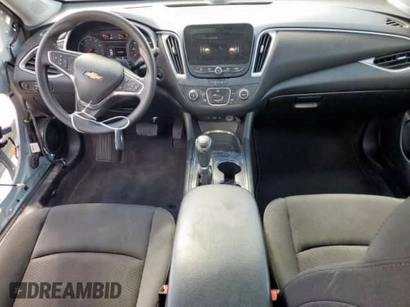 2020 Chevrolet Malibu LS z VIN 1G1ZC5ST8LF131934, wystawiony jako Copart lot #84738325 z przebiegiem 18 973 mil mil oraz Szkoda całkowita • Salvage title. Historia ofert i sprzedaży dostępna na DreamBid. Obrazek 8.