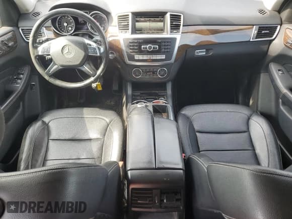 ✅ 2015 Mercedes-Benz M 250 • VIN: 4JGDA0EB3FA533497 • Lot: 82101025. Wystawiony na Copart z przebiegiem 160 009 mil. Bezpłatny archiwum sprzedaży aukcyjnych z USA i szczegółowy raport historii pojazdu na DreamBid. Zdjęcie 8.