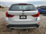 ✅ 2014 BMW X1 xDrive28i • VIN: WBAVL1C57EVY12882 • Lot: 90842735. Wystawiony na Copart z przebiegiem 119 188 mil. Bezpłatny archiwum sprzedaży aukcyjnych z USA i szczegółowy raport historii pojazdu na DreamBid. Zdjęcie 6.