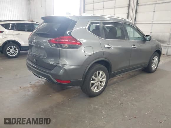✅ 2017 Nissan Rogue SV • VIN: KNMAT2MV5HP579356 • Лот: 43506623. Опубликован ранее на IAAI с пробегом 127 508 миль. Бесплатный доступ к архиву аукционных продаж из США и подробный отчёт об истории автомобиля на DreamBid. Изображение 4.