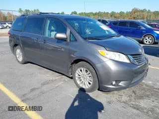 ✅ 2013 Toyota Sienna XLE • VIN: 5TDYK3DC3DS289347 • Lot: 43612714. Listed on IAAI with 297,749 mi. Free auction sales archive from the USA and detailed vehicle history report at DreamBid. Image 1.