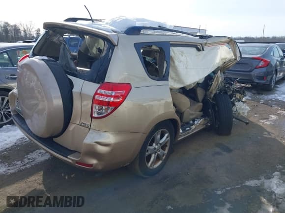 ✅ 2009 Toyota RAV4 • VIN: JTMBK33V795072325 • Lot: 41292733. Listed on IAAI with Not provided. Free auction sales archive from the USA and detailed vehicle history report at DreamBid. Image 4.