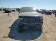 ✅ 2019 Jeep Grand Cherokee Altitude • VIN: 1C4RJFAGXKC825872 • Lot: 91421805. Wystawiony na Copart z przebiegiem 71 529 mil. Bezpłatny archiwum sprzedaży aukcyjnych z USA i szczegółowy raport historii pojazdu na DreamBid. Zdjęcie 13.