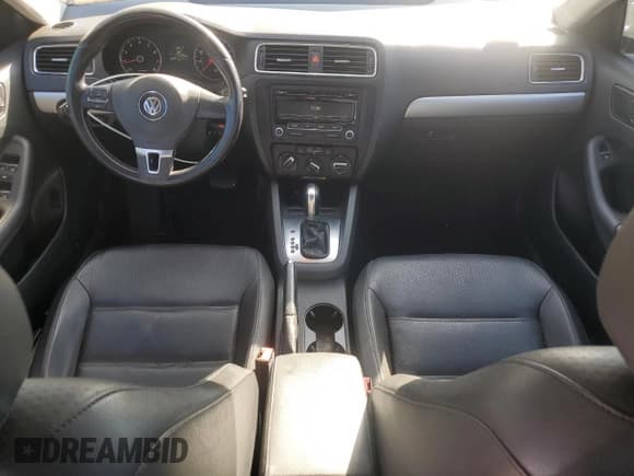 ✅ 2013 Volkswagen Jetta SE • VIN: 3VWDX7AJ0DM270911 • Lot: 83999885. Listed on Copart with 177,299 mi. Free auction sales archive from the USA and detailed vehicle history report at DreamBid. Image 8.