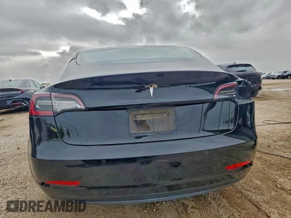 ✅ 2022 Tesla Model 3 • VIN: 5YJ3E1EA5NF186262 • Lot: 95076875. Listed on Copart with 147,074 mi. Free auction sales archive from the USA and detailed vehicle history report at DreamBid. Image 6.