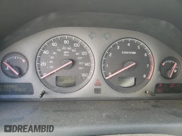 ✅ 2001 Volvo S60 • VIN: YV1RS61N812010029 • Lot: 60041925. Listed on Copart with 282,657 mi. Free auction sales archive from the USA and detailed vehicle history report at DreamBid. Image 9.