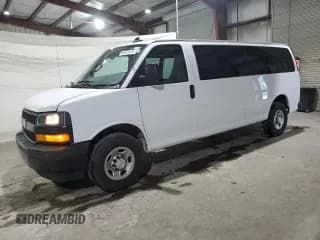 ✅ 2022 Chevrolet Express Passenger LS • VIN: 1GAZGNFP7N1272754 • Lot: 73560924. Listed on Copart with 25,492 mi. Free auction sales archive from the USA and detailed vehicle history report at DreamBid. Image 1.
