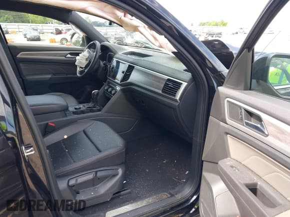 ✅ 2023 Volkswagen Atlas SE • VIN: 1V2HE2CA8PC203505 • Lot: 42345080. Wystawiony na IAAI z przebiegiem 74 565 mil. Bezpłatny archiwum sprzedaży aukcyjnych z USA i szczegółowy raport historii pojazdu na DreamBid. Zdjęcie 5.