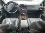 ✅ 2002 Mercedes-Benz M 320/430/500 • VIN: 4JGAB54E22A370800 • Lot: 70165414. Wystawiony na Copart z przebiegiem 267 844 mil. Bezpłatny archiwum sprzedaży aukcyjnych z USA i szczegółowy raport historii pojazdu na DreamBid. Zdjęcie 8.